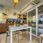 Palm 4b With Sea Views And Private Parking マルベーリャ