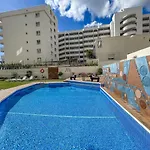 Palm 4b With Sea Views And Private Parking マルベーリャ