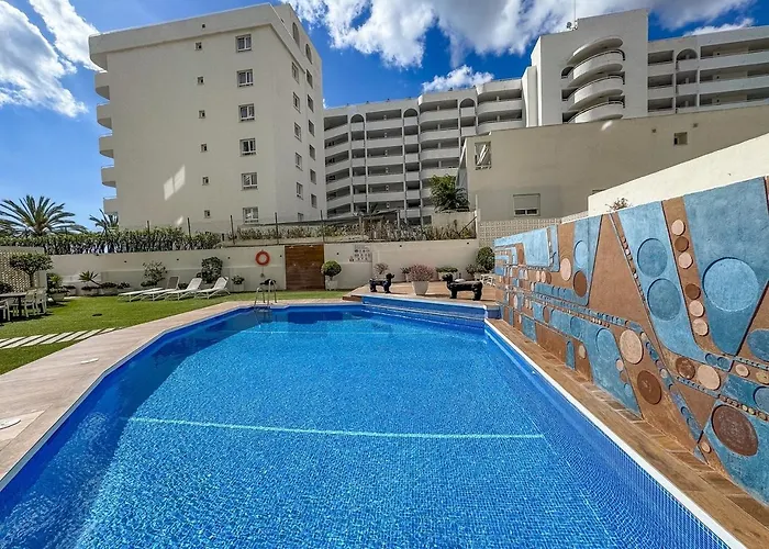 Palm 4b With Sea Views And Private Parking マルベーリャ