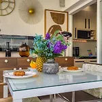 Palm 4b With Sea Views And Private Parking Marbella