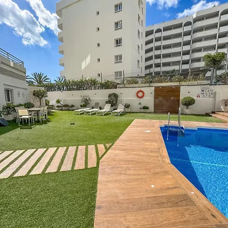 Palm 4b With Sea Views And Private Parking 아파트 마르베야